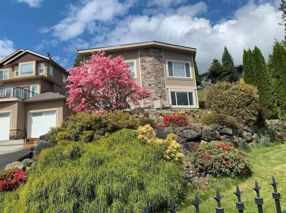 Mountain Retreat 3 Bedroom Garden House Near Heritage Park, Coliseum , Hwy 1, Fishing, Cultus Lake Chilliwack Zewnętrze zdjęcie